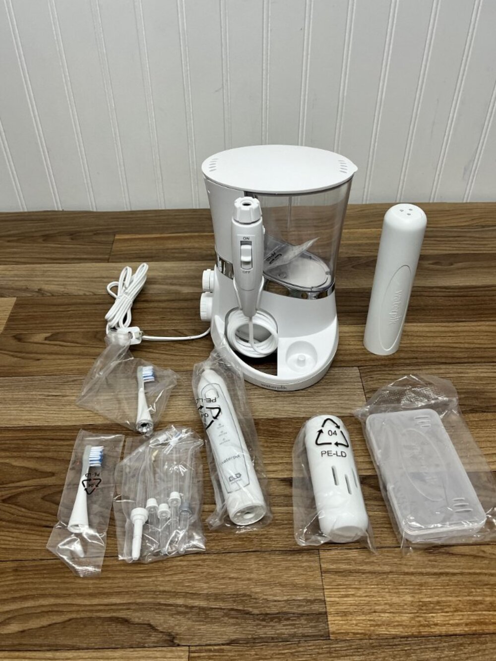 Waterpik Completecare Sonic 5.0 Water Flosser & Electric Toothbrush White Open B - Picture 6 of 16